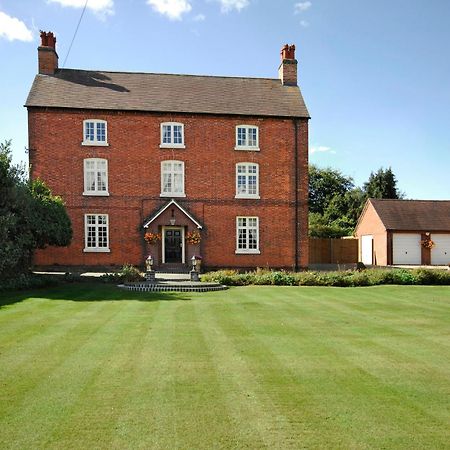 Blackgreaves Farmhouse Bed & Breakfast Lea Marston Екстериор снимка